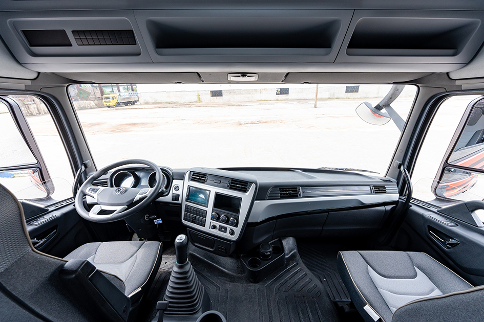 Cabin mặt sàn phẳng Dongfeng D420