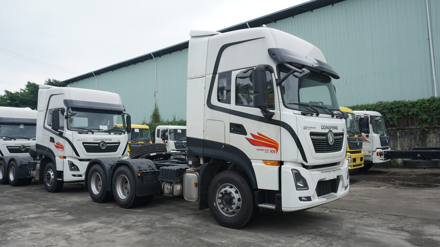 Xe đầu kéo ngoại thất đẹp Dongfeng