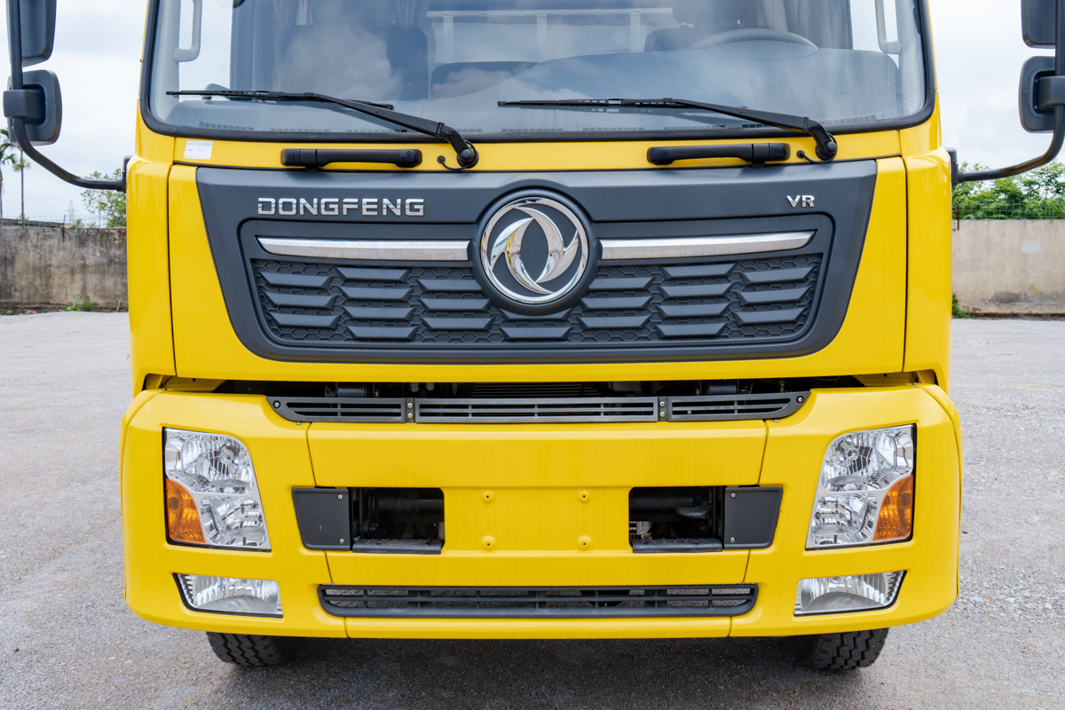 mặt cabin xe tải Dongfeng B180